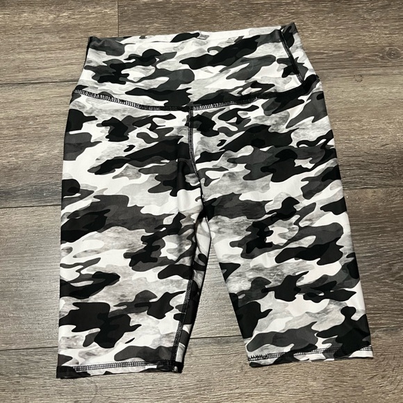 Evcr Pants - EVCR Camo Bike Shorts for Women medium